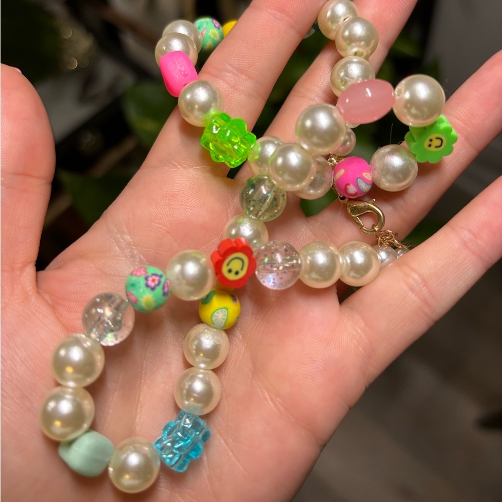 SUPER COOL PEARL BEADED NECKLACE